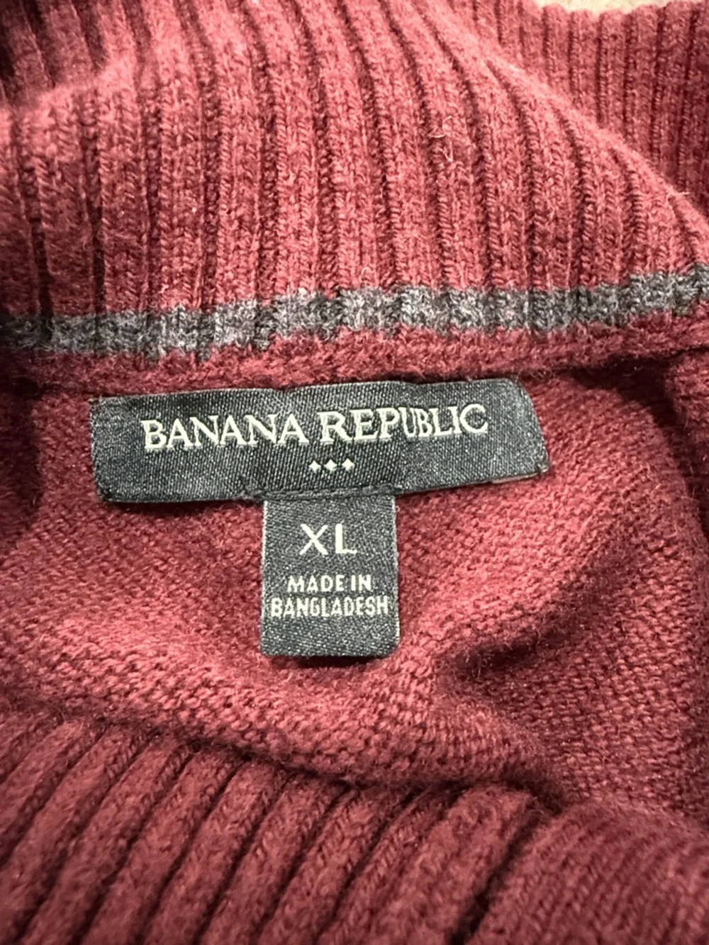 Banana Republic Men's Button Mock Neck Sweater in Burgandy